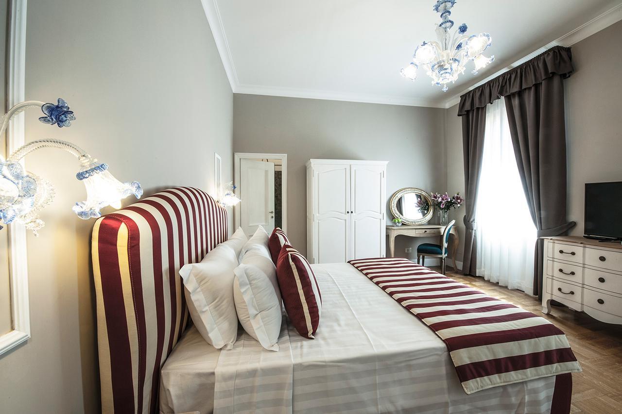 Babuino Grand Suite Luxury Rooms โรม ภายนอก รูปภาพ